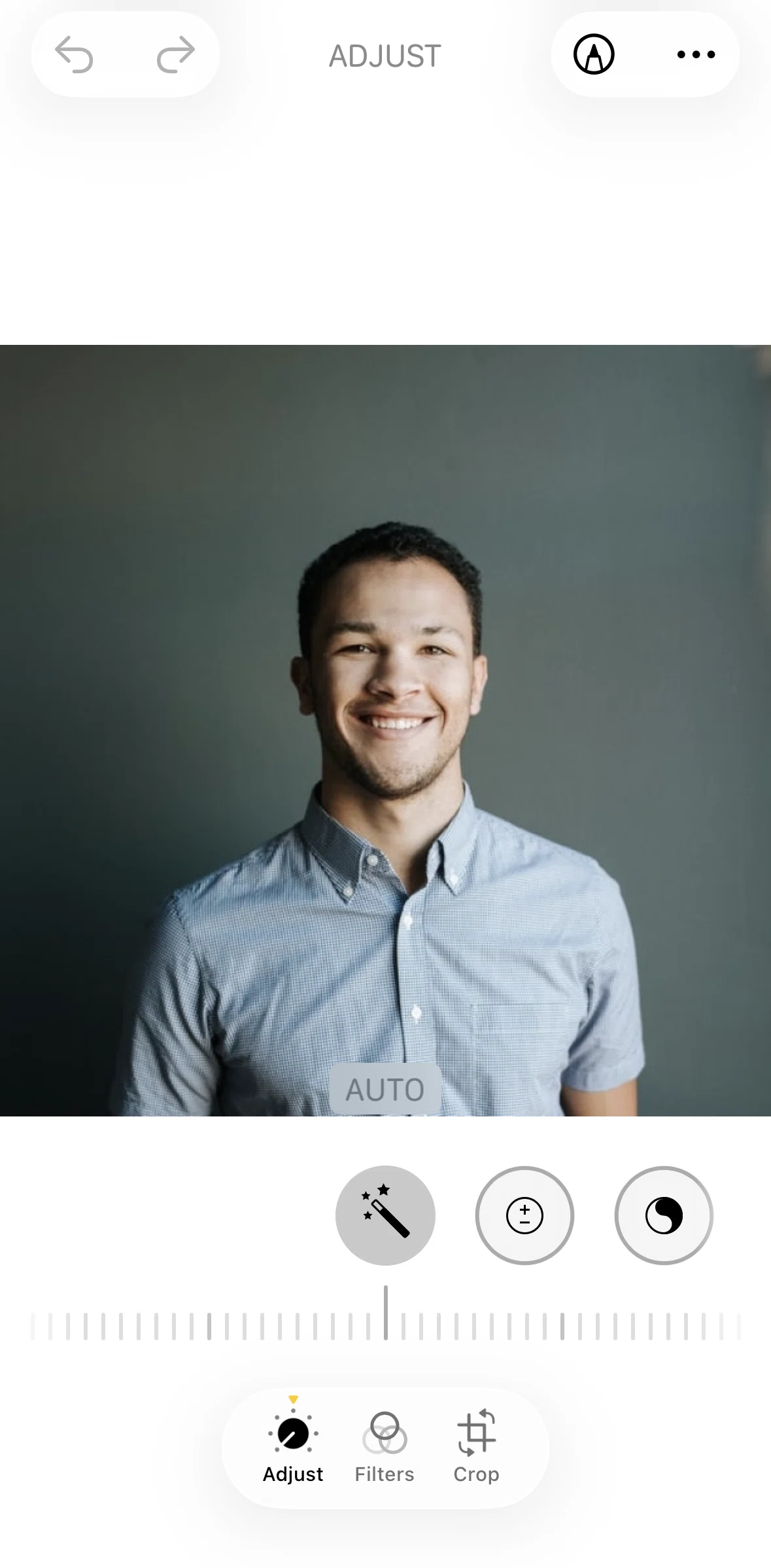 Apple Photos Screen screen in the Adding a markup flow