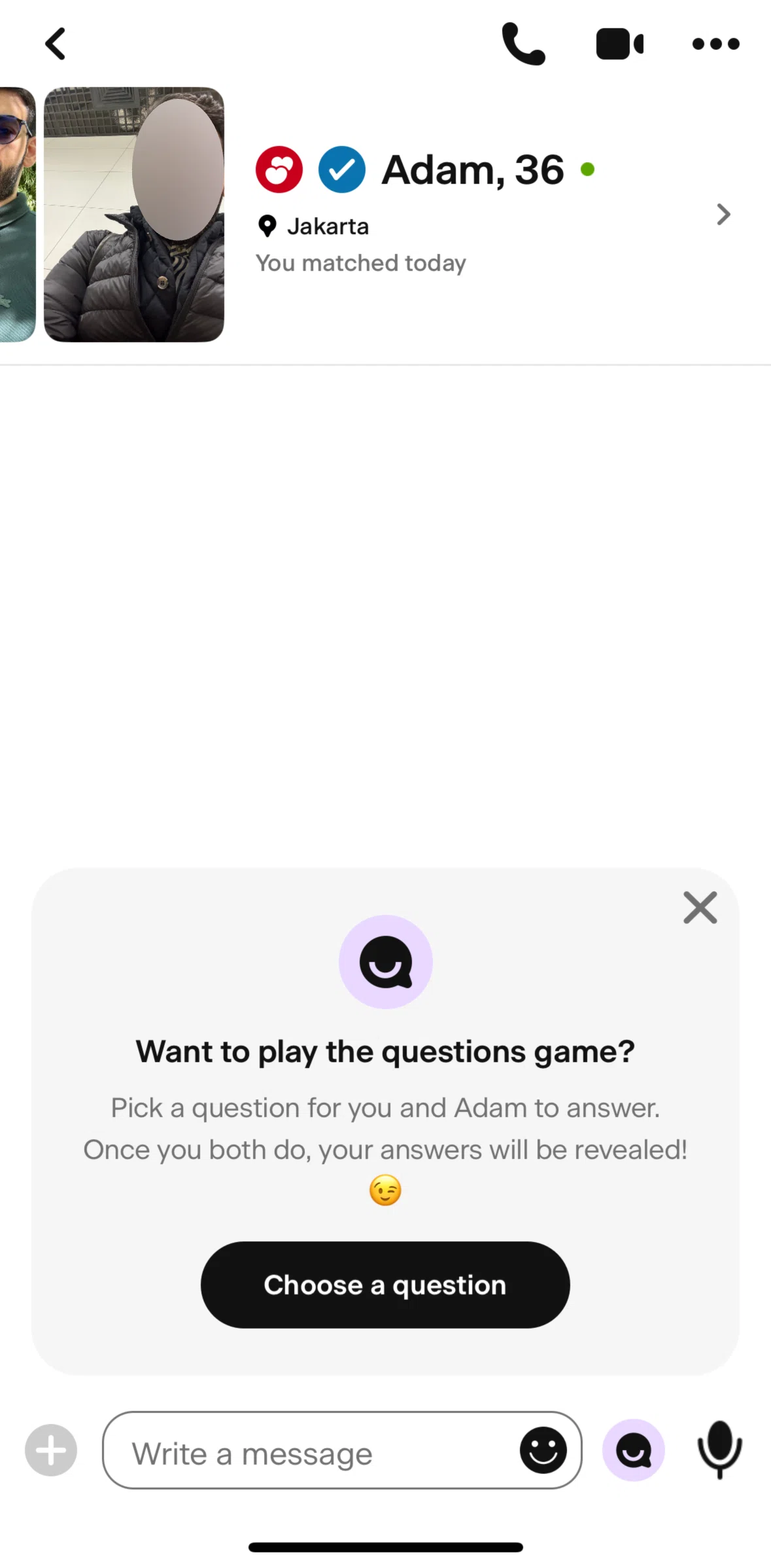 Badoo Screen screen in the Playing a questions game flow