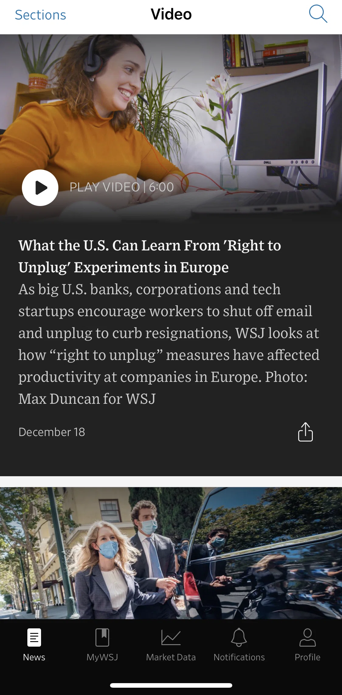 The Wall Street Journal Screen screen in the Playing a video flow