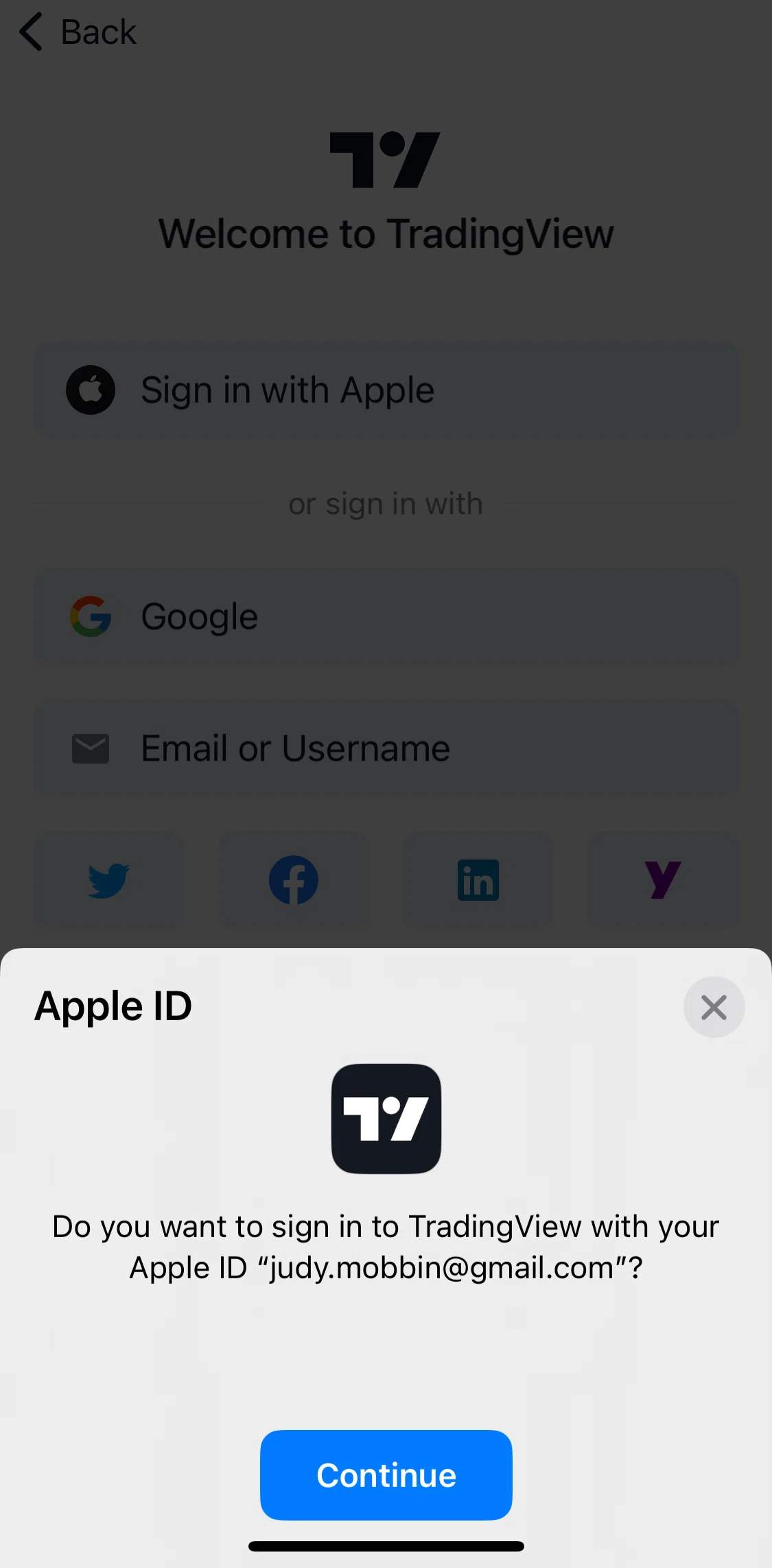 TradingView Screen screen in the Logging in (Apple ID) flow
